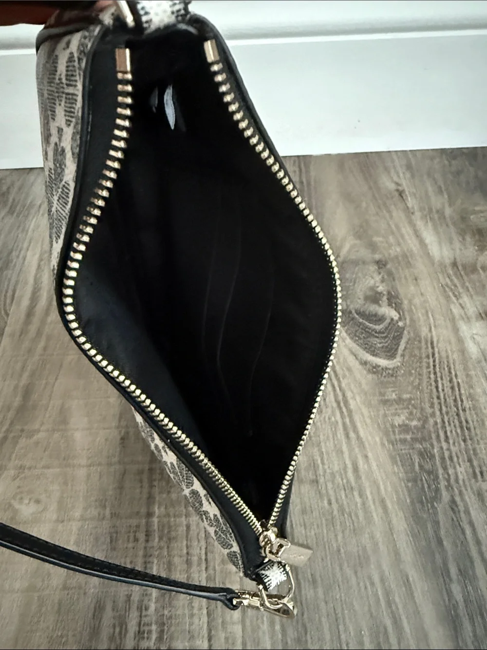 kate spade Black & White Floral Patterned Shoulder Bag